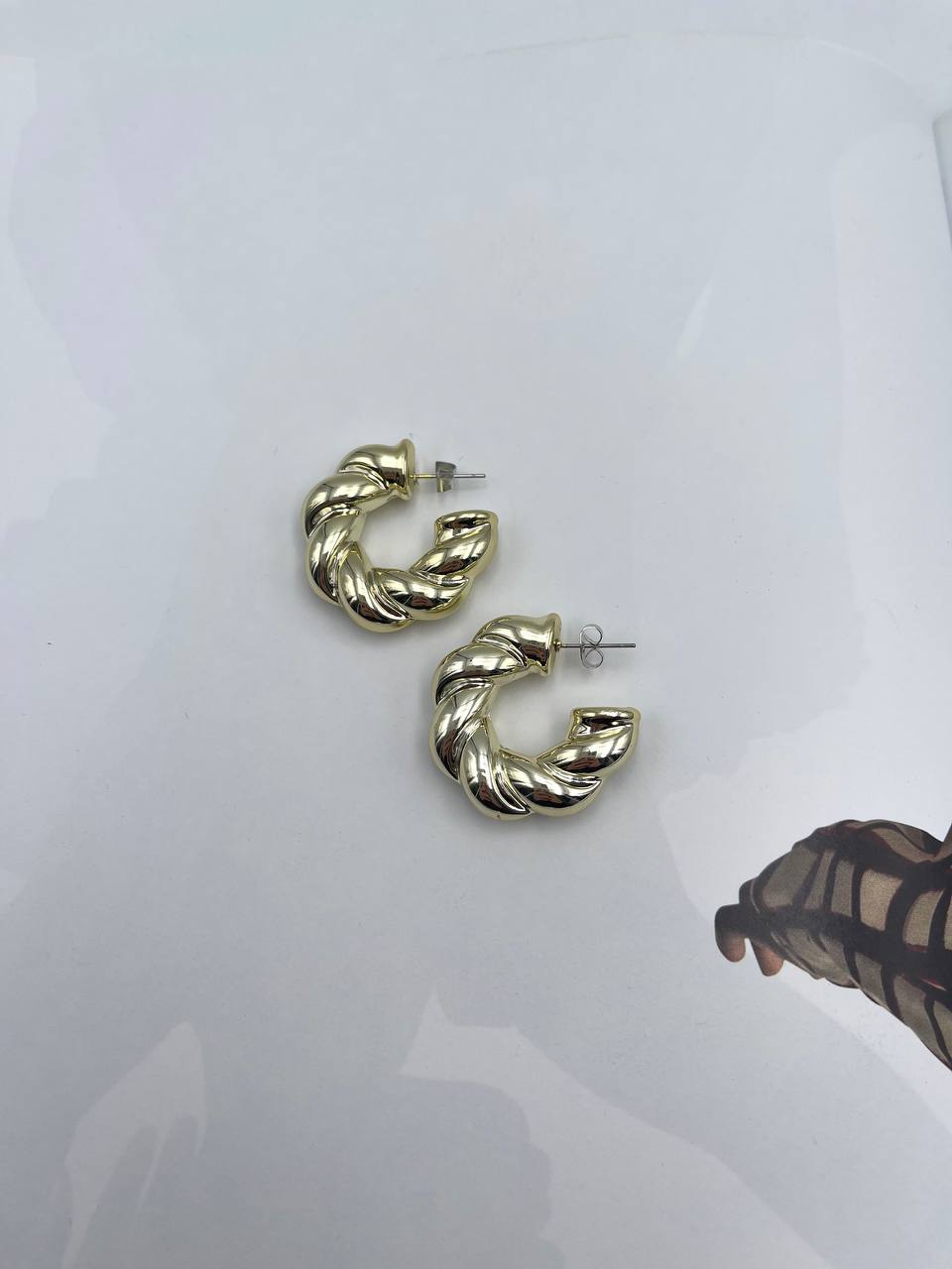 Orecchino Cerchio a Treccia